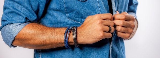 5 ideas de joyas para regalar en Navidad a un hombre