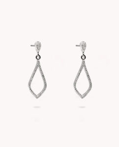 Pendientes de plata para madrinas que visten mantilla