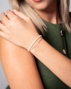 Pulseras de plata para completar tu look de madrina
